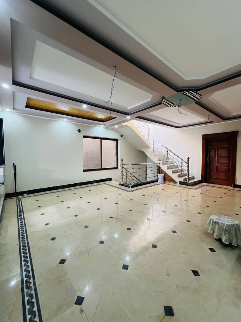 A Luxury Upper Portion For Rent 6