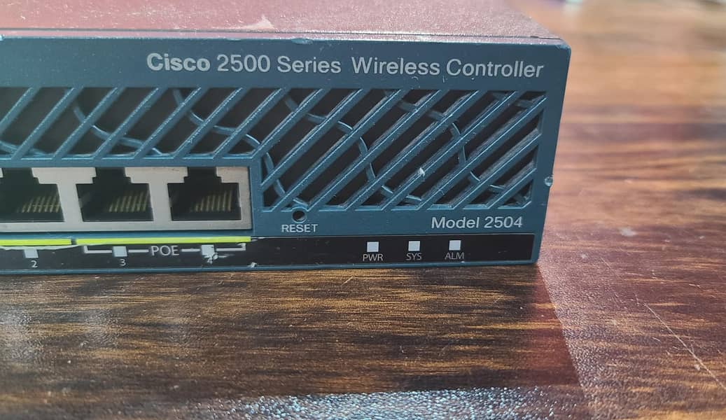 Cisco/2500/Series/Wireless/Controller/(AIR-CT2504-5-K9) (Used) 3
