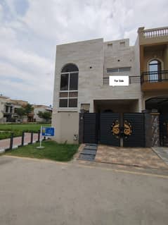 Facing Park 5 Marla House For Sale in M7B Lake City Lahore