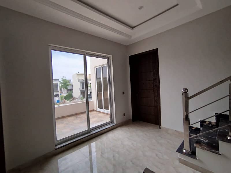 Facing Park 5 Marla House For Sale in M7B Lake City Lahore 8