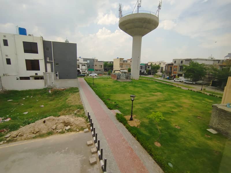 Facing Park 5 Marla House For Sale in M7B Lake City Lahore 12