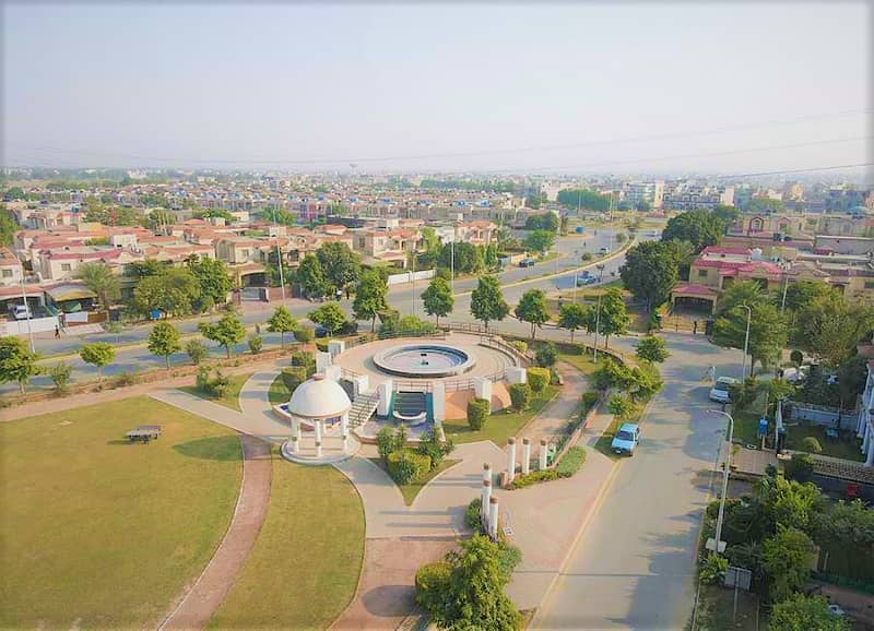 Facing Park 5 Marla House For Sale in M7B Lake City Lahore 18