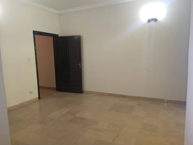 F-11 Markaz 1 Bed 1 Bath with Tv Lounge Kitchen Car Parking Available for Sale 7