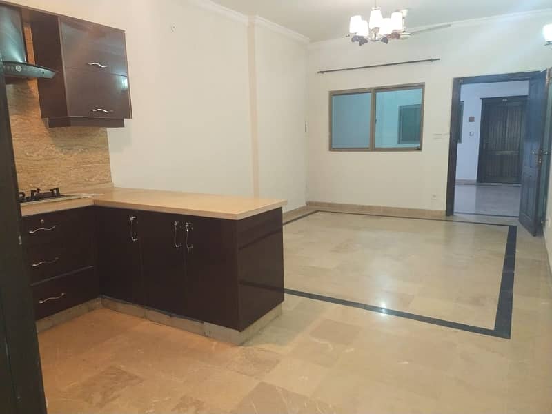 F-11 Markaz 1 Bed 1 Bath with Tv Lounge Kitchen Car Parking Available for Sale 4