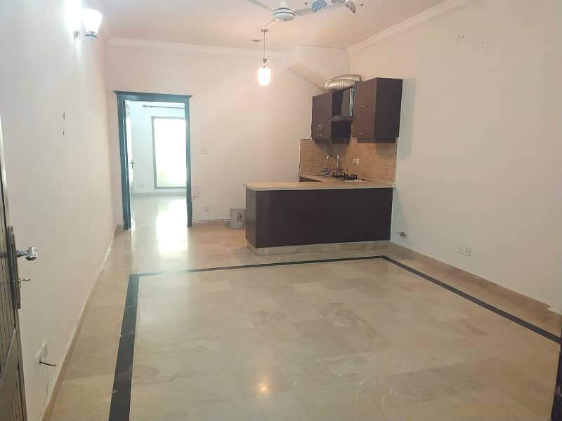 F-11 Markaz 1 Bed 1 Bath with Tv Lounge Kitchen Car Parking Available for Sale 3