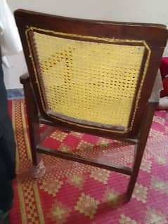 2 Beautiful wooden chair in very good condition are available for sale
