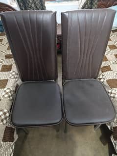 2 chairs 0
