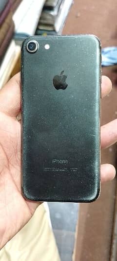 iphone7    8/10 condition 32 gb battery change panal ok protector brak