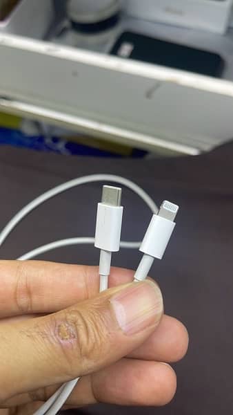Apple orignal cable type c lightining 3