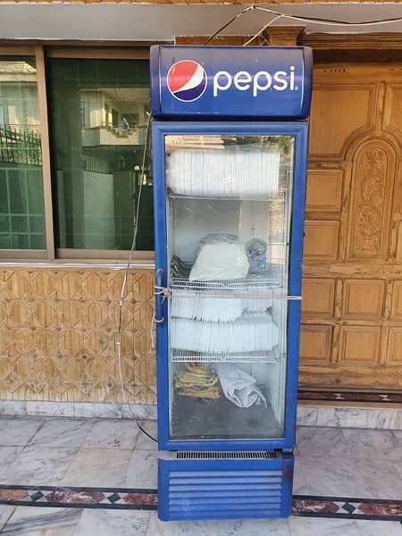Fridge available for shop, for chilled drinks 0