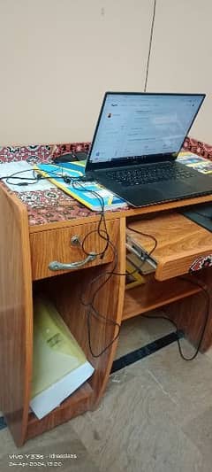 Pc table / Laptop table