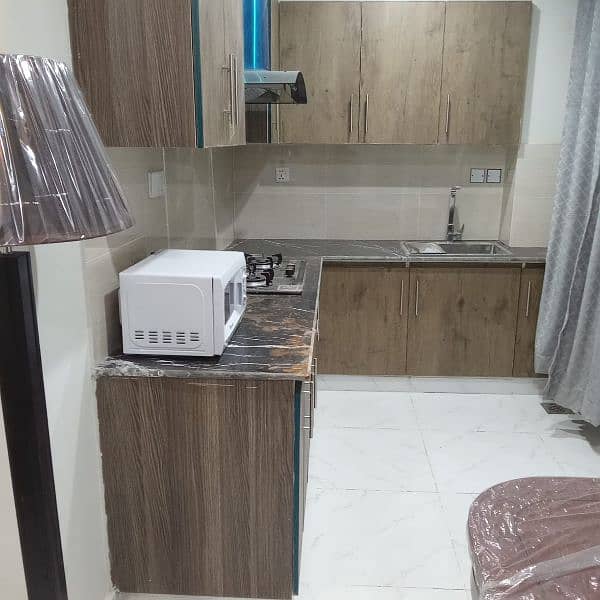 one bed room fully furnished apartment TV lunch kichan attach bathroom 1