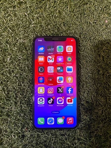 iphone xs 64gb non pta in excellent condition 3