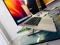 Macbook pro 2017 16/512 with 4 bg graphic card