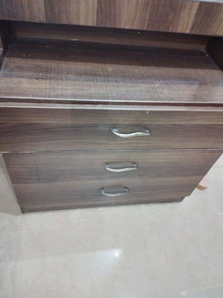 Used Dressing table 1