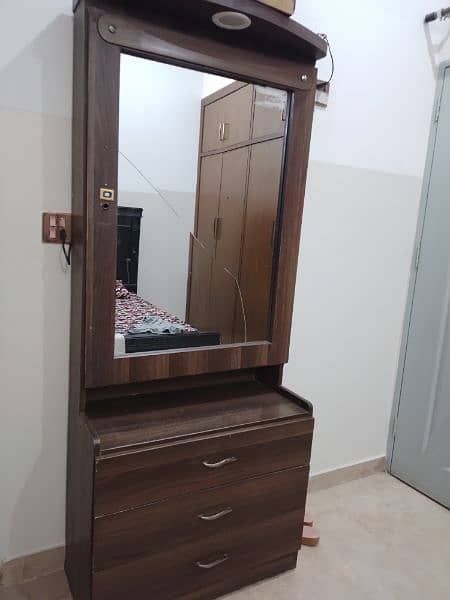 Used Dressing table 2