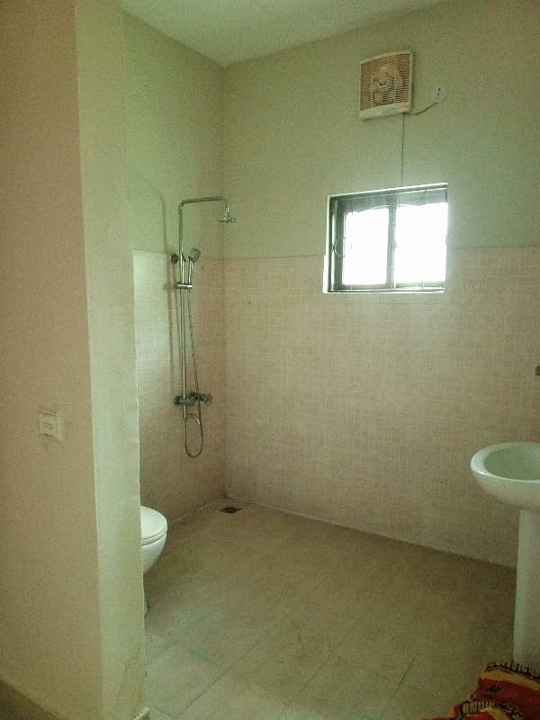 FALCON ONE KANAL HOUSE FOR RENT 3