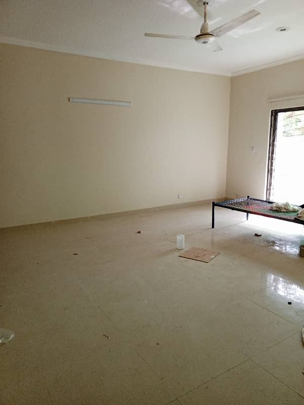 FALCON ONE KANAL HOUSE FOR RENT 21