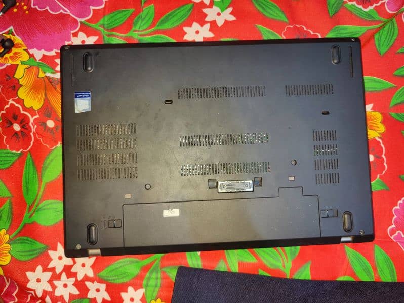 Lenovo ThinkPad Laptop (i7 7th Gen) 3