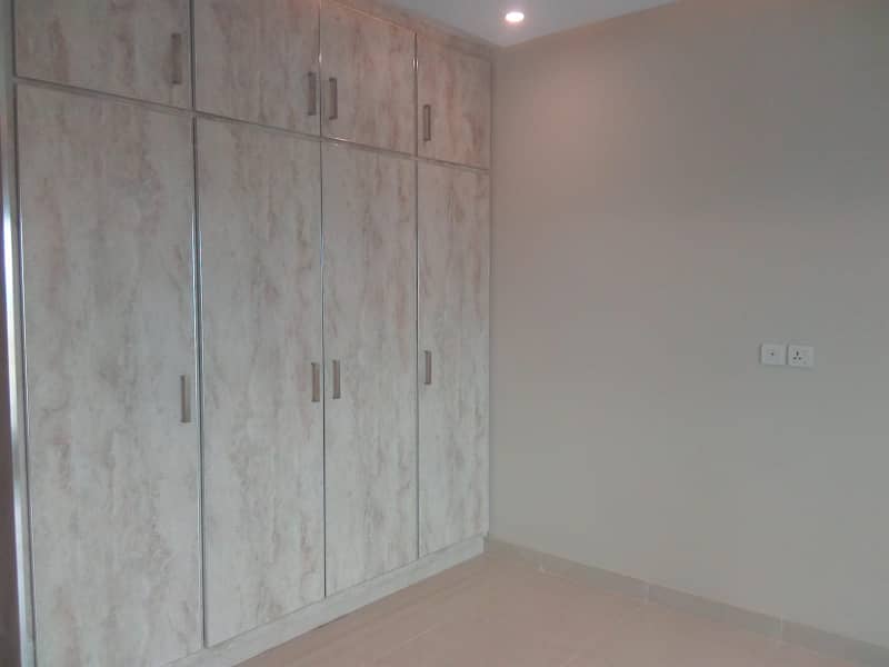 Brand New 10 Marla 3 Bedroom Apartment for Rent Askari 11 Sector D 6