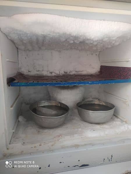 Dawlance freezee /fridge 8/10 in condition 3