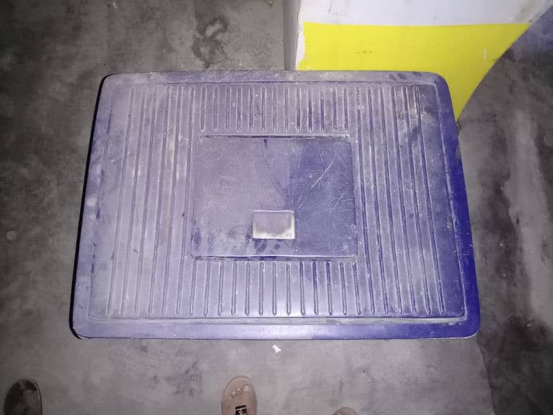 urgent sale ice box 2