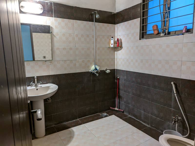 1 Kanal Upper Portion Available For Rent In Valencia Society 2