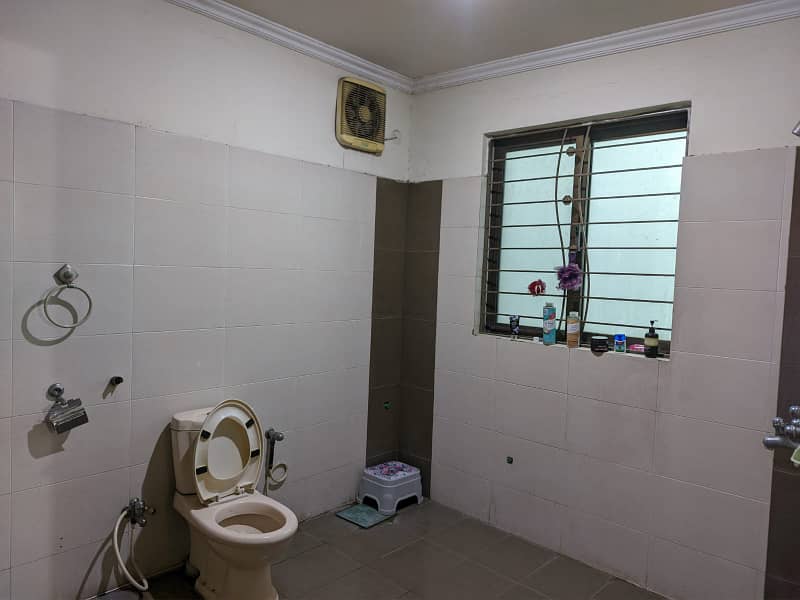 1 Kanal Upper Portion Available For Rent In Valencia Society 4