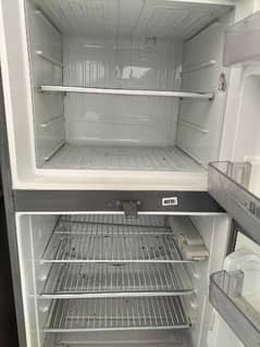 Dawlance Fridge / Refrigerator  / Freezer