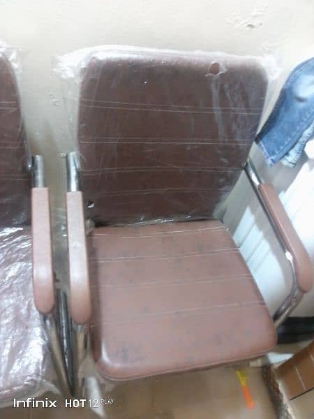 chairs 2 good condition 4