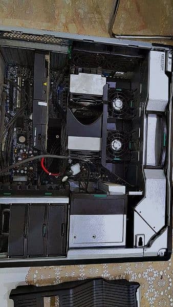HP Z800 workstation and gaming pc with NVIDIA Tesla C2050 3Gb 384bit 7