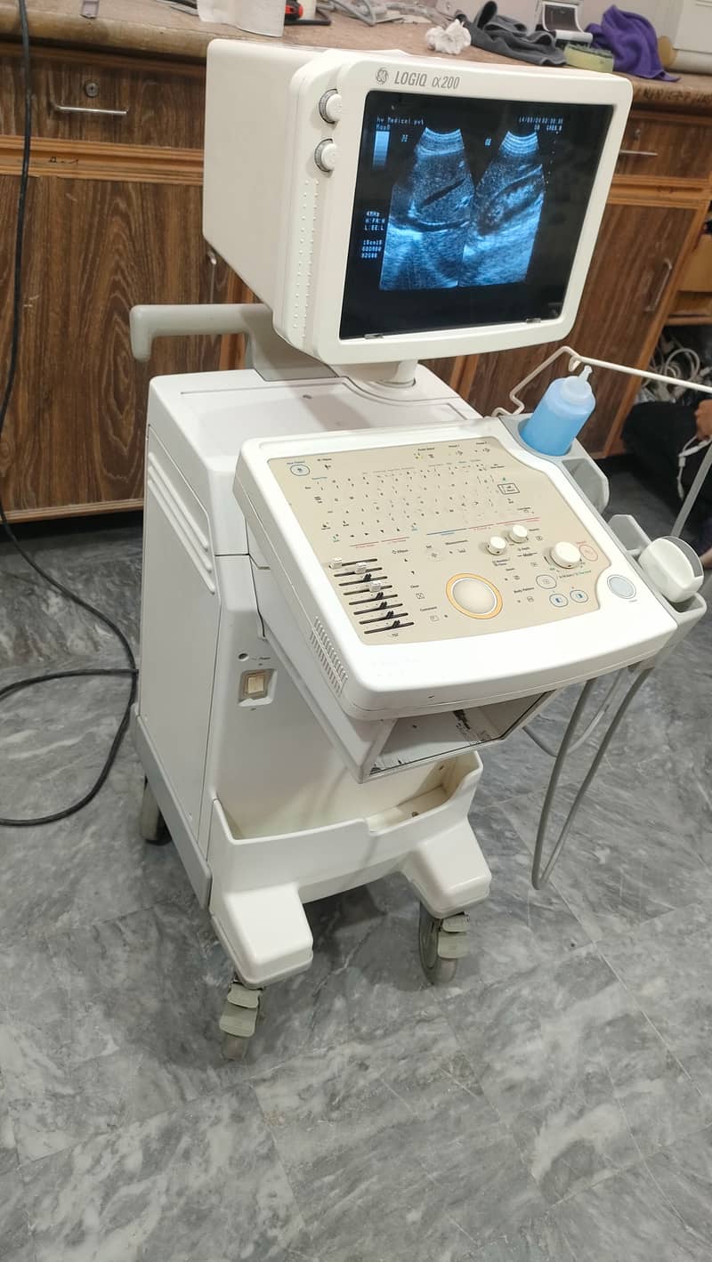 USED JAPANESE GRAYSCALE ULTRASOUND FOR SALE IN LOW PRICE 3