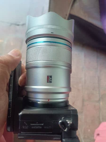 Selling A6400 With Lens 1.2F
body good condition all working excellent 1
