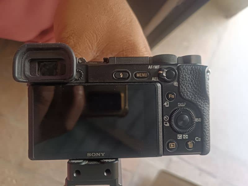 Selling A6400 With Lens 1.2F
body good condition all working excellent 3