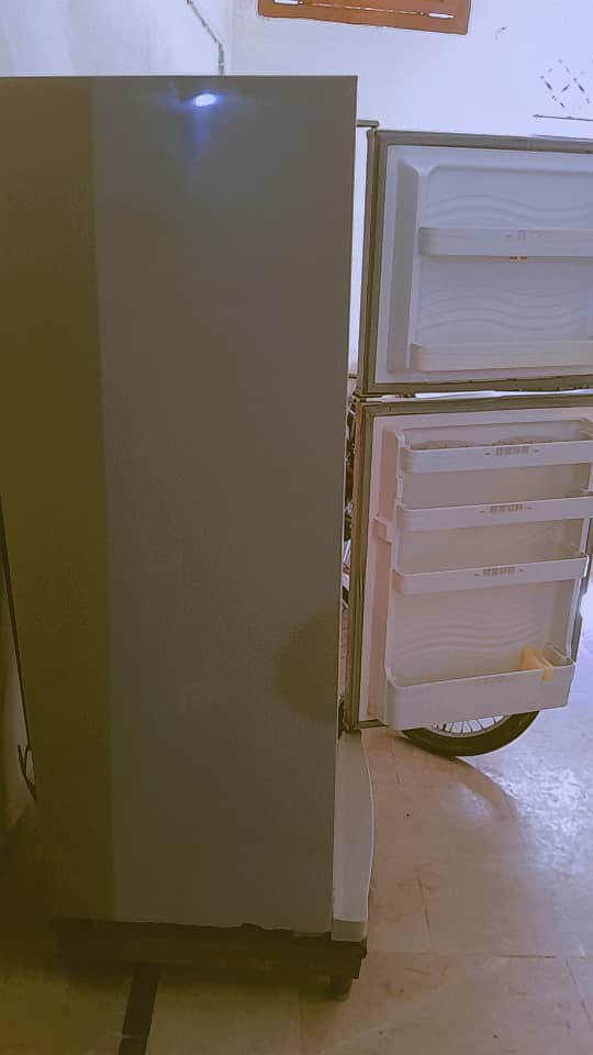 Refrigerator for Sale in Used Condition 1