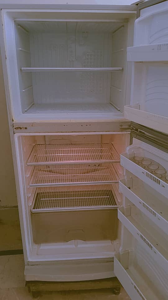 Refrigerator for Sale in Used Condition 2
