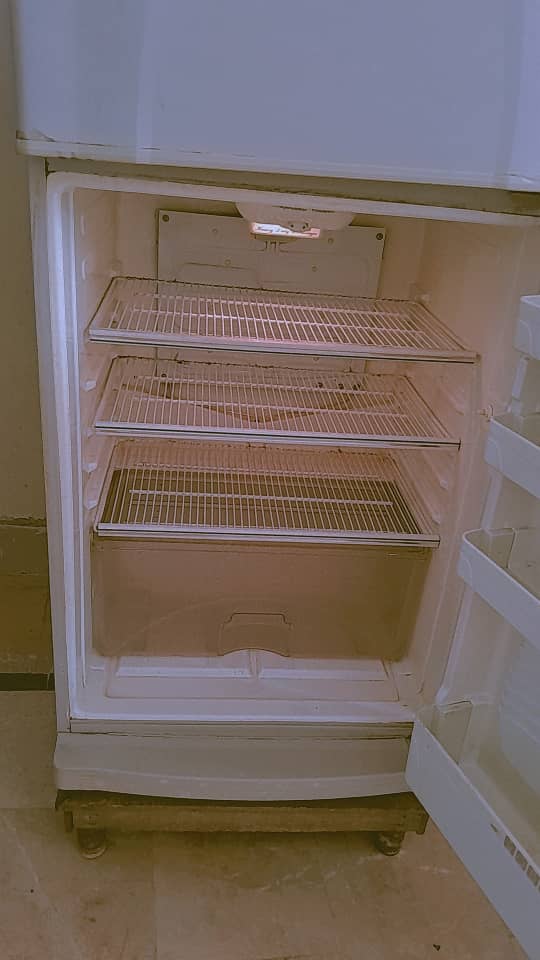 Refrigerator for Sale in Used Condition 6