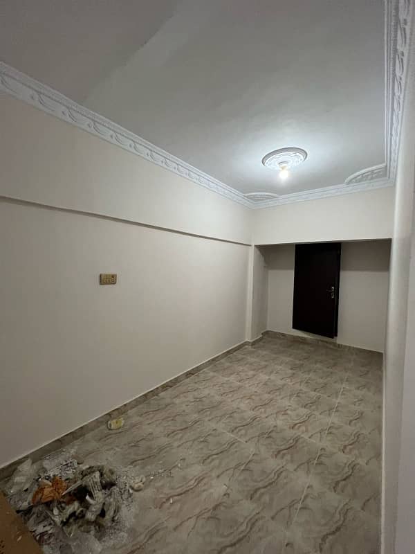 FLAT FOR SALE 3 BED DD GROUND CORNER EXTRA LAND CHANCE DEAL 0
