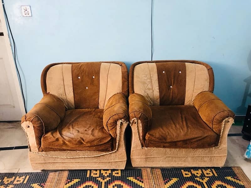 im selling my sofa two set brown or blue with pairs 0