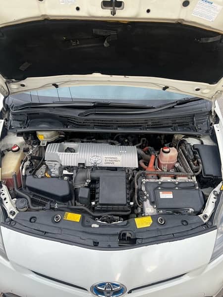Toyota Prius 2014 import 2018 pearl white 11