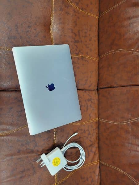 Apple Macbook Pro 2016 Touch Bar (15inch 16Gb/500Gb)(4Gb GPU) 2