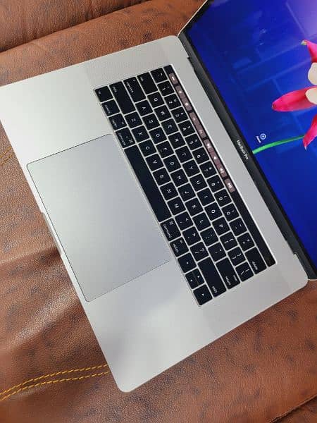 Apple Macbook Pro 2016 Touch Bar (15inch 16Gb/500Gb)(4Gb GPU) 3