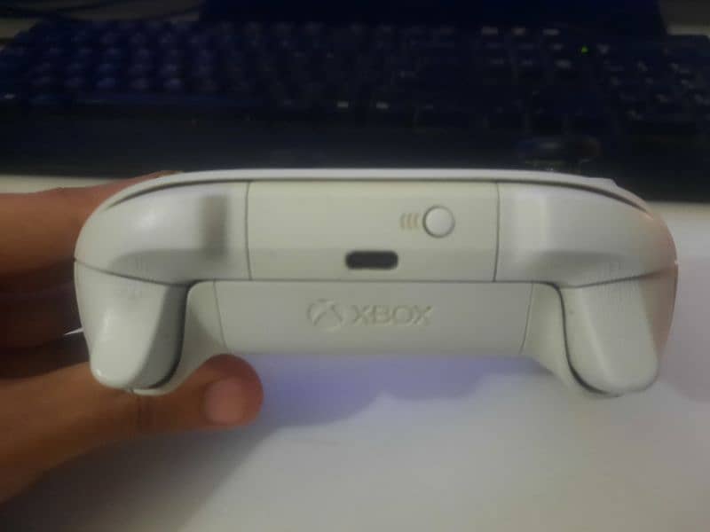 Xbox series s controller(no stick drift) 3