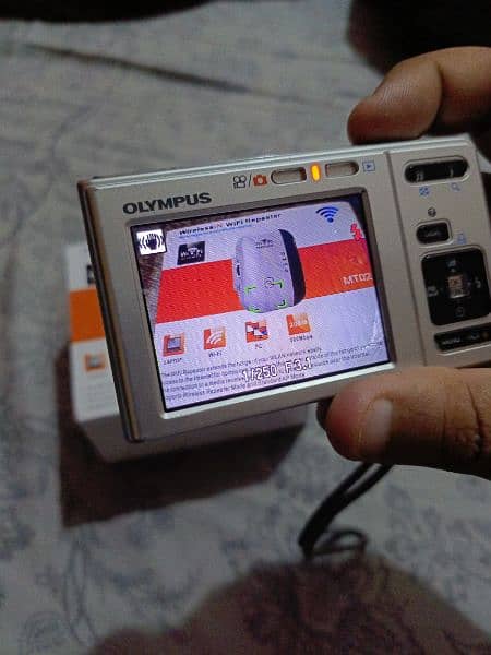 OLYMPUS digital camera FE-20 9