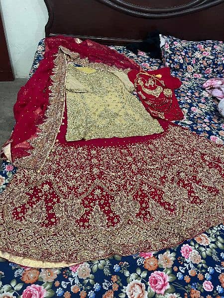 Bridal lehnga with bridal set in 10/10 condition 2