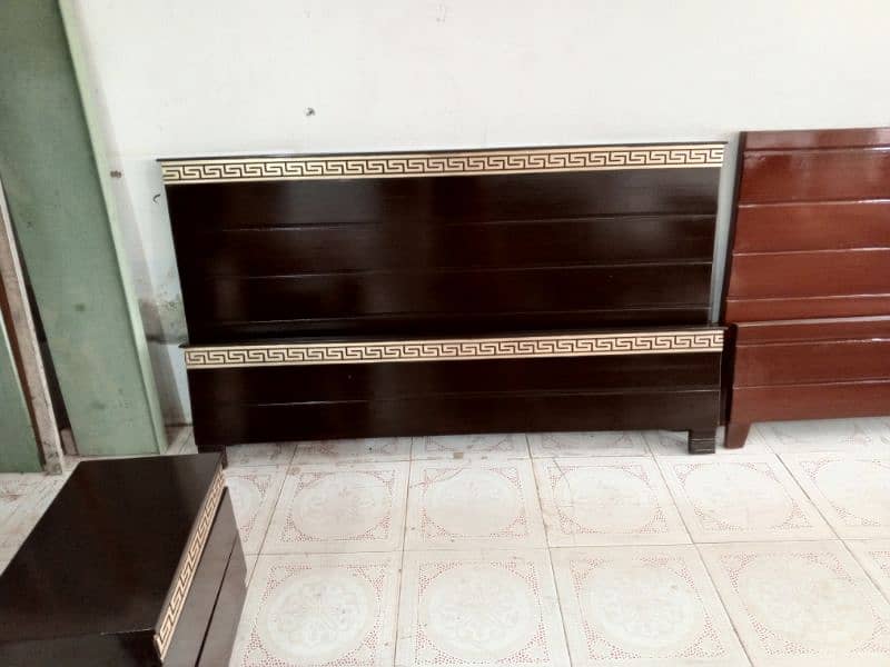 Simple and decent king size bed 0327 6047814 1