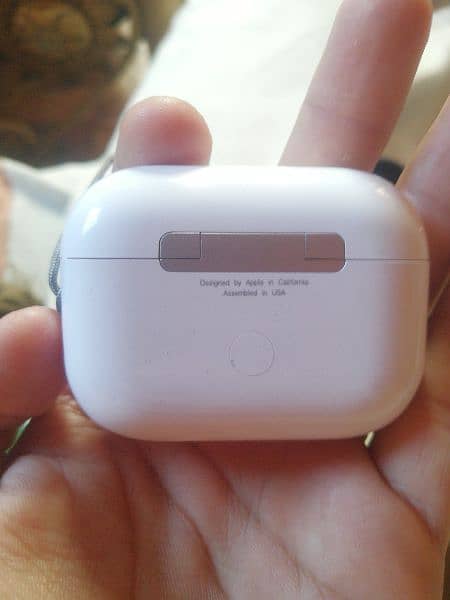 AIRPODS PRO WHITE WITH COMPLETE BOX 3