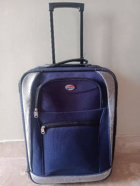American Tourister trolly bag 1