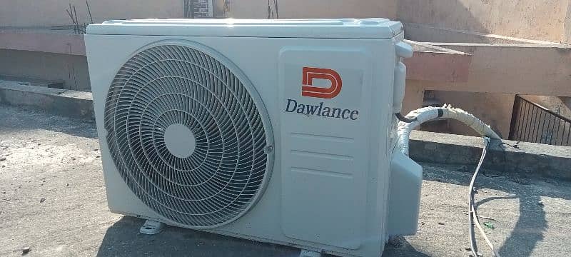 Dawlance AC 1 tom used just 2 month warranty 3