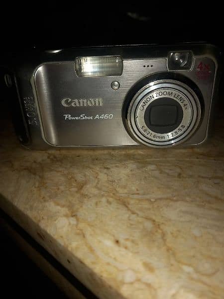 Canon camera  H. D 4